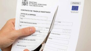 Una sentencia del Tribunal obliga a pagar casi 12.000 euros a una empresa que rompió el contrato de trabajo a última hora