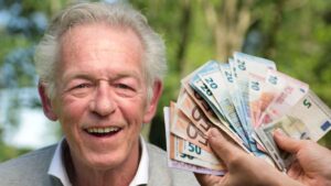 Si tienes más de 65 años puedes aprovechar alguna de estas cinco ayudas para ahorrar más