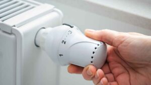 El truco doméstico que permite a los hogares con calefacción ahorrar hasta 120 euros