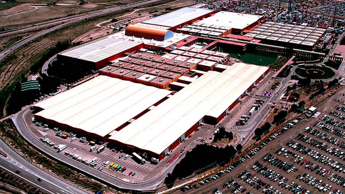 Vista aérea de Feria de Zaragoza con pabellones y aparcamiento durante la organización de FIMA 2026