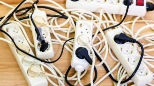 Un pequeño giro en casa: la alternativa a las regletas tradicionales que triunfa en hogares modernos