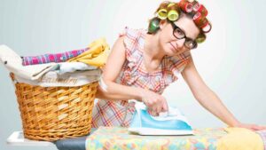 Amas de casa: el SEPE confirma cuál es la única ayuda a la que pueden optar y no es el subsidio por desempleo