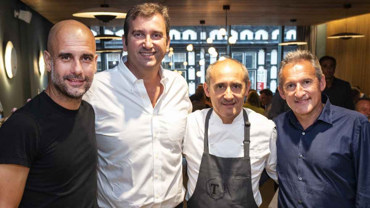 Equipo del restaurante Tast Català en su local del centro de Manchester antes del cierre definitivo
