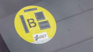 No es ni Madrid ni Barcelona: los coches con etiqueta B tienen prohibido circular por Zona de Bajas Emisiones desde el 1 de mayo de 2026