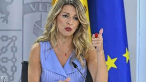 Yolanda Díaz insiste en que la vivienda es un derecho y no un regalo fiscal mientras la bonificación a caseros sigue en el aire