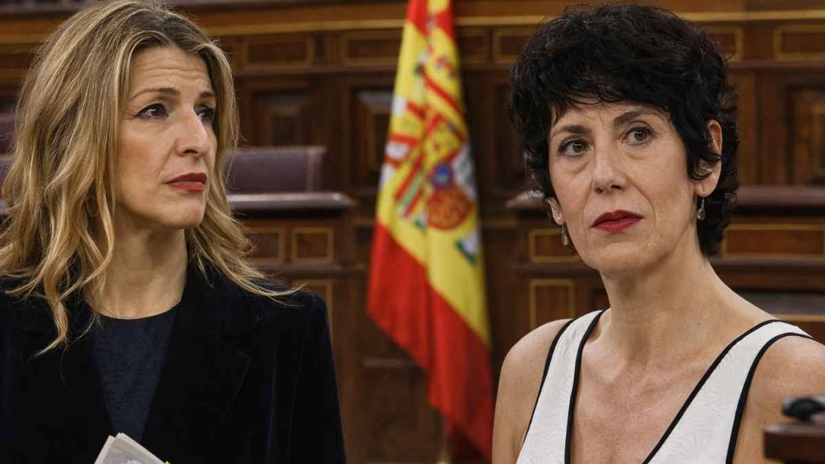 Yolanda Díaz y Elma Saiz en el Congreso, durante un acto institucional, en una imagen relacionada con la jubilación anticipada y los coeficientes reductores