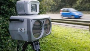 Un radar pilla a un empresario por excederse en 27 km/h en una zona de 50: la multa es de casi 100.000 euros por ser un hombre rico