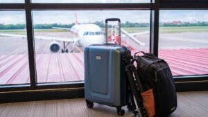 En 2026 viajar en avión cambiará para siempre y el equipaje de mano ya no tendrá margen de error: así serán las nuevas normas en la UE
