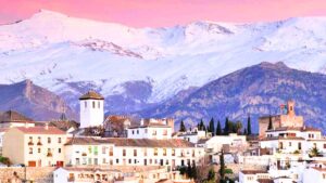 Llegan las minivacaciones de febrero de hasta 7 días en Andalucía: quién puede disfrutar de este puente y en qué provincia