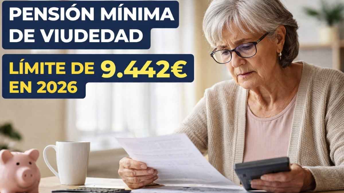 Mujer jubilada revisando documentos y calculando ingresos ante el límite de la pensión mínima de viudedad en 2026