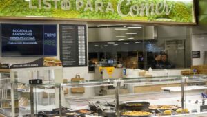 Comer en Mercadona durante la jornada laboral: cada vez más trabajadores comen en el supermercado