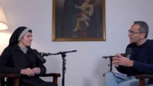 La monja emprendedora de 29 años que mantiene su convento vendiendo como autónoma