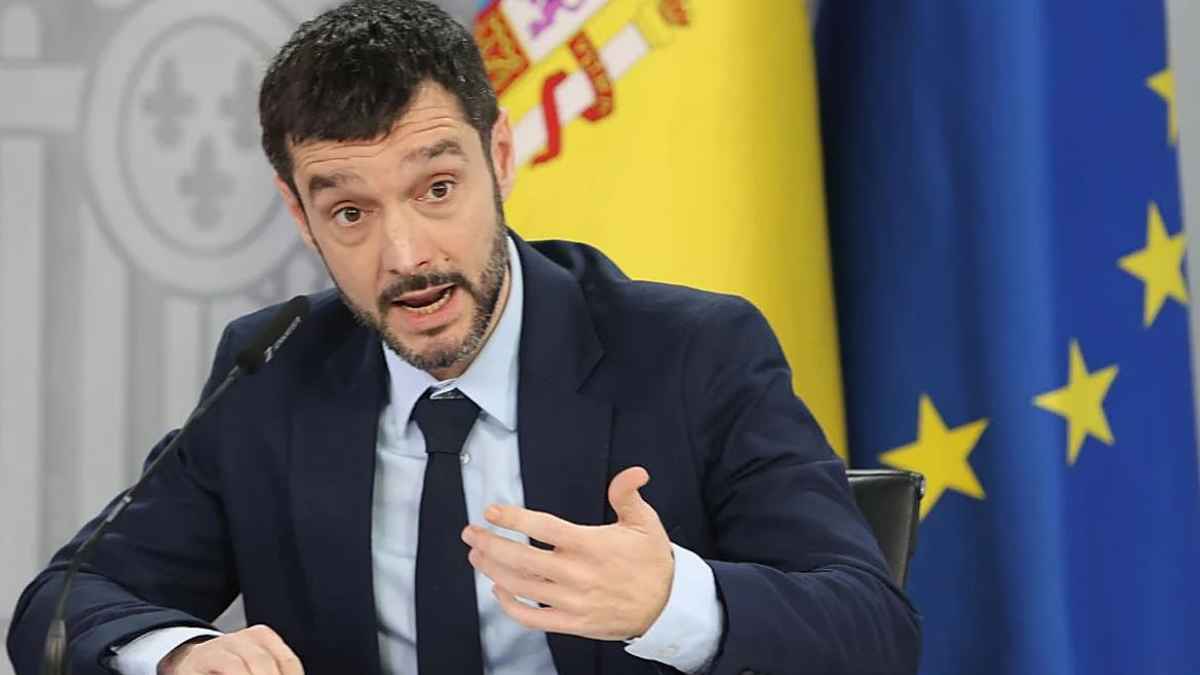 Ministro del Gobierno presenta la nueva prestación de 200 euros al mes por hijo