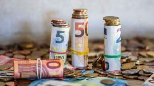 El SEPE sigue ayudando a estos trabajadores con 4 meses de prestación y hasta 600 euros