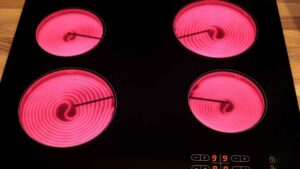 Adiós a la inducción y la vitrocerámica: la nueva alternativa llega a las tiendas, más rápida, más segura y con menos gasto energético