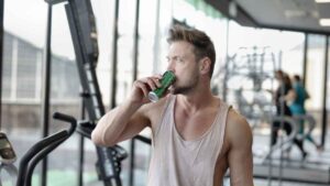 Adiós a la venta de bebidas energéticas a menores desde este sábado con la nueva norma autonómica