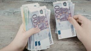 La ayuda de hasta 18.000 euros ya está activa y muchos autónomos pueden pedirla al contratar a su primer empleado