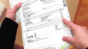 El BOE anuncia nuevo alivio en la luz con el impuesto eléctrico al 0,5%: cómo afecta a hogares autónomos y empresas en la factura