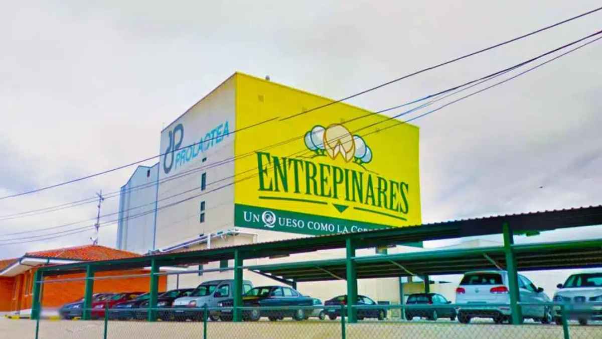 Fachada de la fábrica de Entrepinares, proveedor de queso de Mercadona