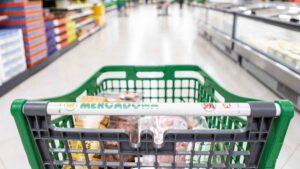 Mercadona reduce el precio de productos muy consumidos en casa: los huevos están entre los más destacados