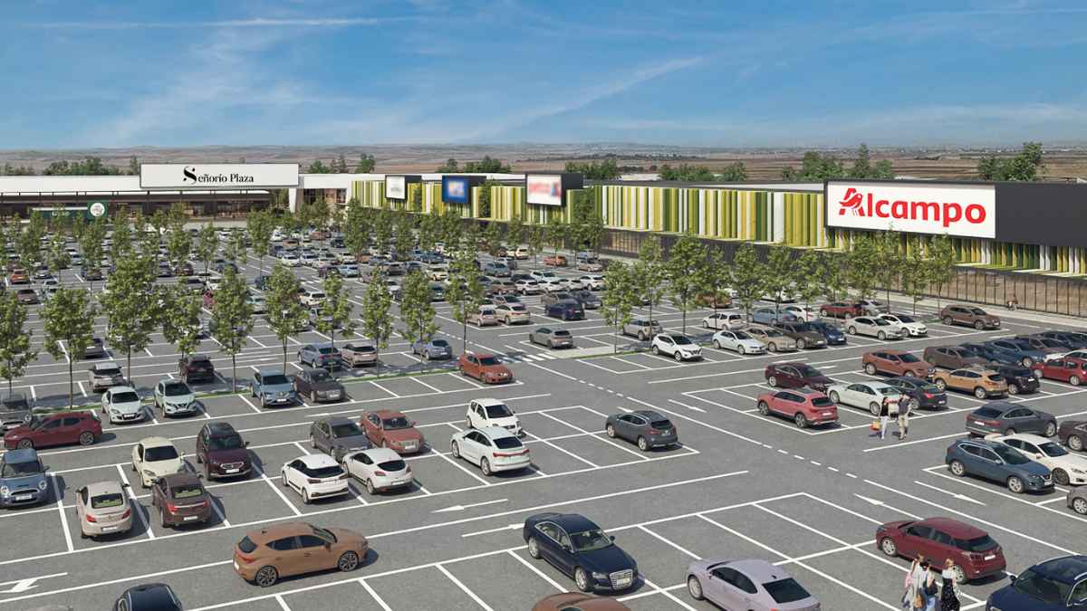 Vista exterior del centro comercial Señorío Plaza en Illescas, cerca de Madrid, el día de su apertura