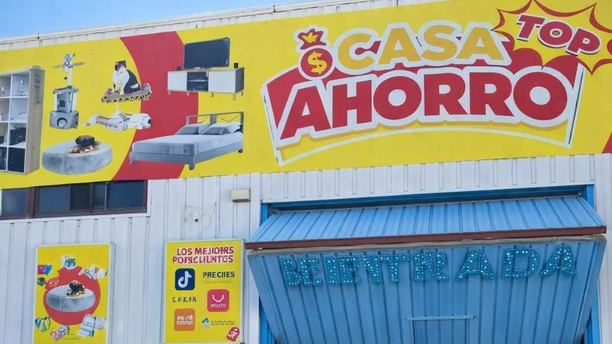Tienda Casa Ahorro en Móstoles con carteles de ofertas y paquetes sorpresa de Amazon y AliExpress desde 5 euros