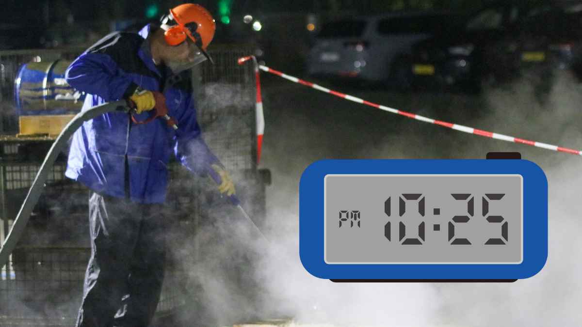 Empleado trabajando de noche en la calle durante horario nocturno con derecho a plus de nocturnidad