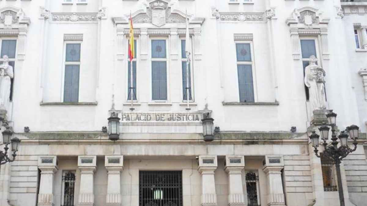 Fachada del Palacio de Justicia, sede del TSXG, en una información sobre el subsidio para mayores de 52 años y la doctrina del paréntesis.