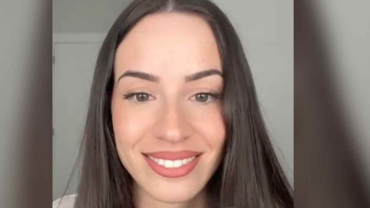 Captura del vídeo de TikTok de una estudiante que calcula el coste de su educación pública en España