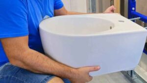 Este accesorio gana protagonismo en España mientras aparta al bidet que pierde terreno en viviendas nuevas