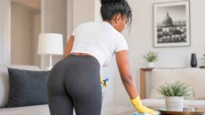 Últimos días para solicitar en Madrid la ayuda de hasta 4.000 euros por contratar empleadas del hogar