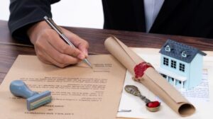 Buscan en Almería a una mujer de entre 35 y 50 años que podría heredar una fortuna de más de 3 millones de euros sin saberlo: es hija de un conocido empresario granadino