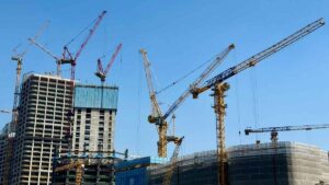 La construcción gana peso en el mercado laboral español con más afiliados y mejores salarios en nómina