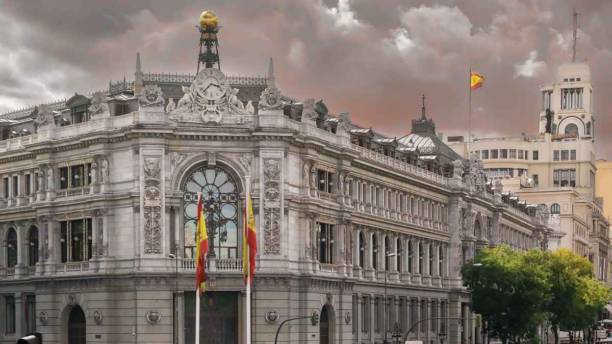 Fachada del Banco de España en Madrid en una imagen sobre ahorro tras Semana Santa