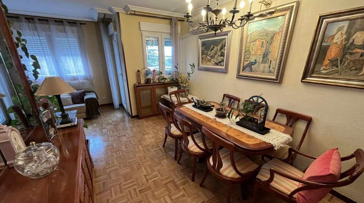 salon comedor con muebles en piso heredado que afecta al impuesto de sucesiones