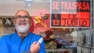 Este histórico taller de zapatos y llaves echa el cierre tras 36 años aunque su dueño busca a alguien que continúe el negocio