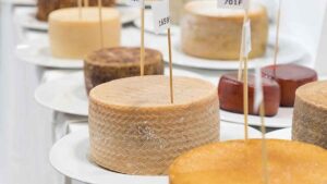 Andalucía ya tiene mejor queso de 2026 y se elabora de forma artesana en el corazón de la Sierra de Grazalema