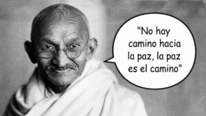 «No hay camino hacia la paz, la paz es el camino»: la frase que explica la no violencia de Gandhi