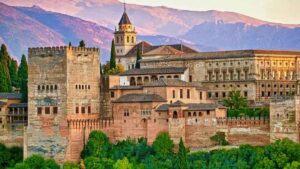 La Alhambra ofrece una visita guiada gratuita por sus jardines históricos durante tres horas: cómo apuntarse