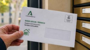 Miles de hogares andaluces recibirán una carta con esta ayuda automática de 400 euros de la Junta de Andalucía