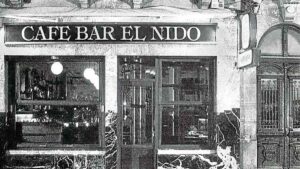 Este clásico y elegante bar en Donostia cierra y dice adiós a un local con más de un siglo de historia