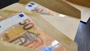 Cómo solicitar la ayuda de 525 euros de la Seguridad Social para pensionistas que cumplan con estas condiciones