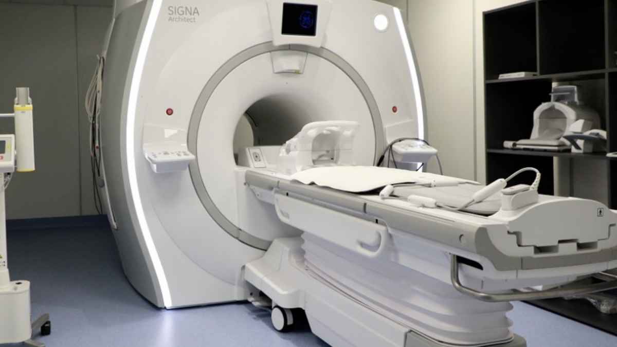 Resonancia magnética averiada en un hospital que provocó que el INSS retirara la pensión de incapacidad a un conductor