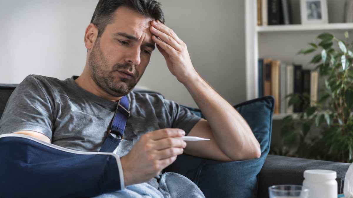 Trabajador enfermo y de baja médica tras reclamar vacaciones acumuladas en una empresa de instalaciones industriales