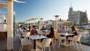 Multas de hasta 3.000 euros para los bares de Madrid que no controlen el ruido en sus terrazas