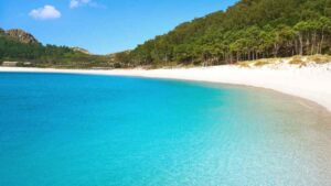 La playa virgen española que compite con el Caribe y Oceanía en el ranking de las 50 mejores del mundo