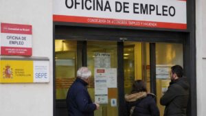 Qué trabajadores pueden cobrar hasta 30 meses de subsidio del SEPE después de quedarse sin paro