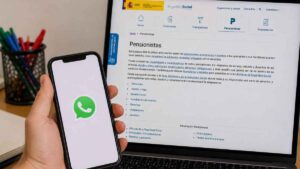 La Seguridad Social avisa del engaño que combina llamadas, SMS y WhatsApp para parecer completamente real