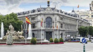 El Banco de España advierte de que el subsidio para mayores de 52 años acumula incentivos que dificultan el reempleo
