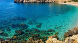 Este rincón de la Costa Tropical parece sacado del Caribe y es uno de los destinos más buscados del verano por su belleza natural